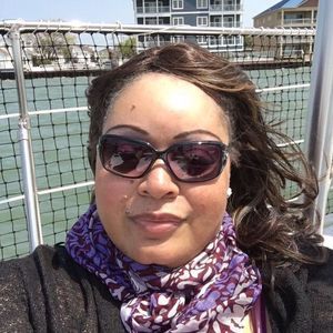 Meet your Posher, Urnecca